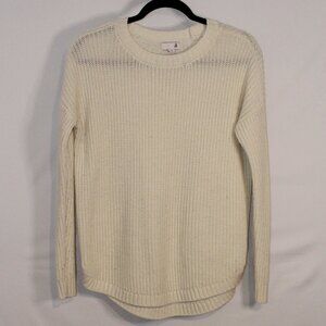 So cream-colored long-sleeve crewneck chunky knit rounded hemline sweater L‎